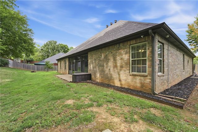 4379 Carriage Crossing Lane, Springdale, AR 72762