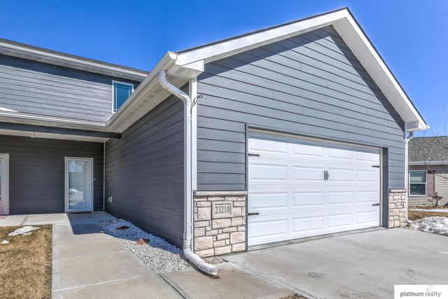 23210 Agee Circle, Waterloo, NE 68069