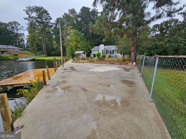 342 Lakeshore Drive, Stockbridge, GA 30281