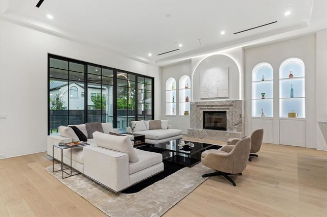 4530 Birch, Bellaire, TX 77401