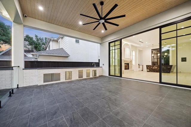 4530 Birch, Bellaire, TX 77401