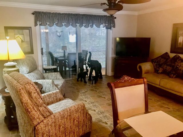 700 NE 14th Avenue NE 404, Hallandale Beach, FL 33009