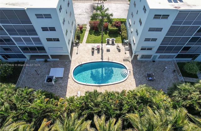 700 NE 14th Avenue NE 404, Hallandale Beach, FL 33009