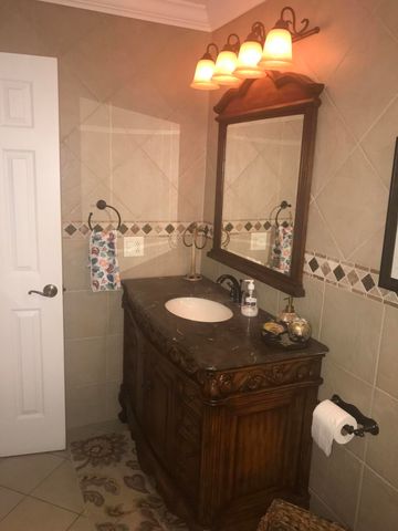 700 NE 14th Avenue NE 404, Hallandale Beach, FL 33009