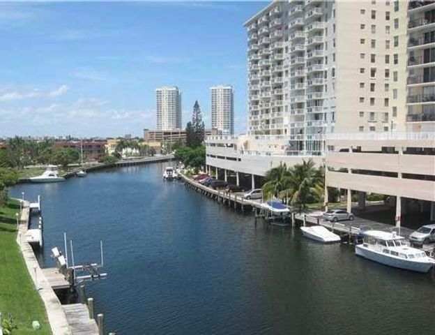 700 NE 14th Avenue NE 404, Hallandale Beach, FL 33009