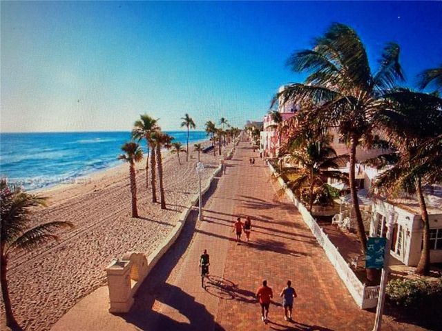 700 NE 14th Avenue NE 404, Hallandale Beach, FL 33009