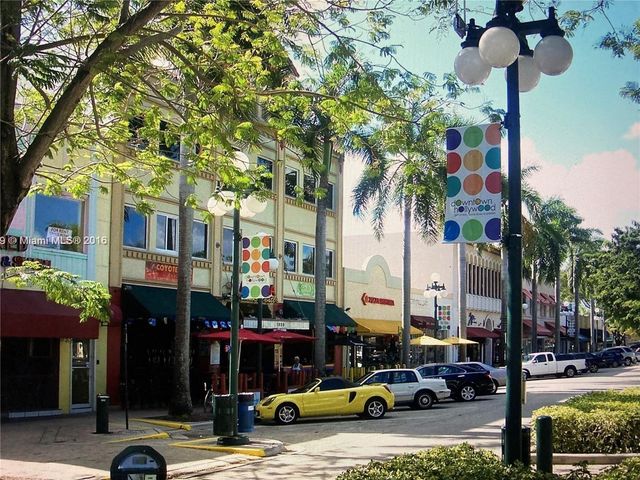 700 NE 14th Avenue NE 404, Hallandale Beach, FL 33009