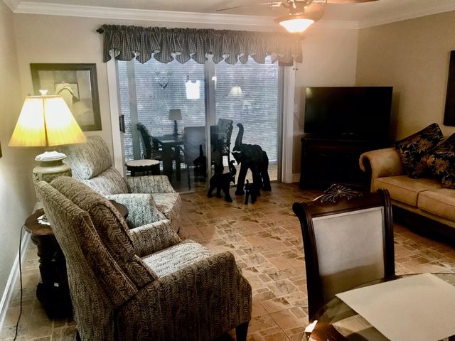 700 NE 14th Avenue NE 404, Hallandale Beach, FL 33009