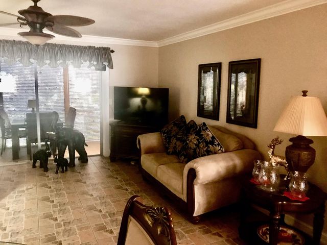 700 NE 14th Avenue NE 404, Hallandale Beach, FL 33009