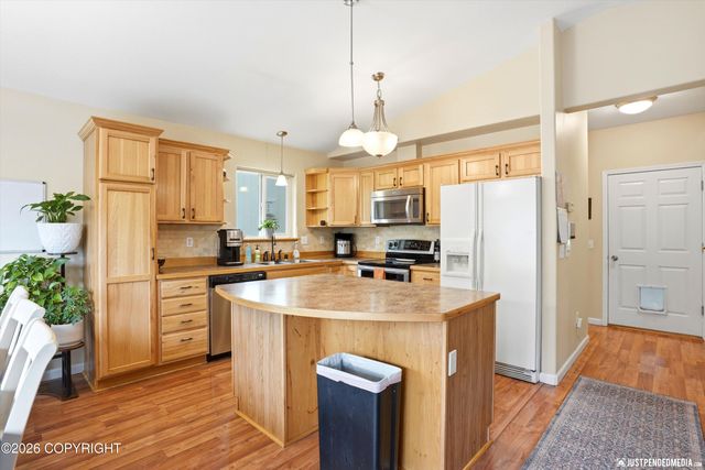 20646 Icefall Drive, Eagle River, AK 99577