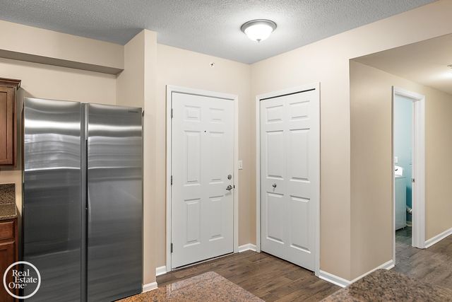2118 Country Club Drive, St Clair Shores, MI 48082