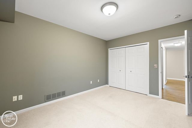 2118 Country Club Drive, St Clair Shores, MI 48082