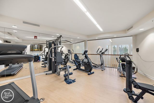 2118 Country Club Drive, St Clair Shores, MI 48082