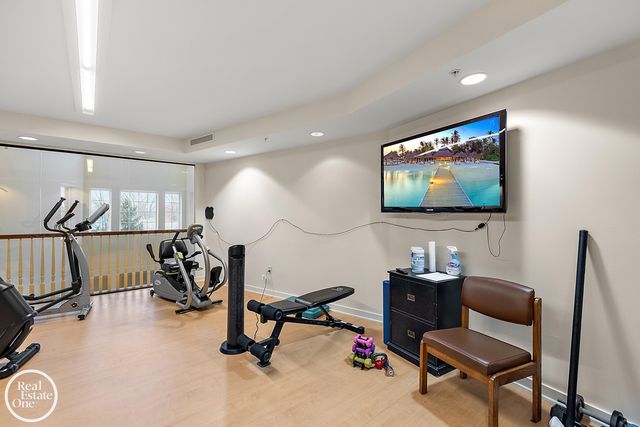 2118 Country Club Drive, St Clair Shores, MI 48082