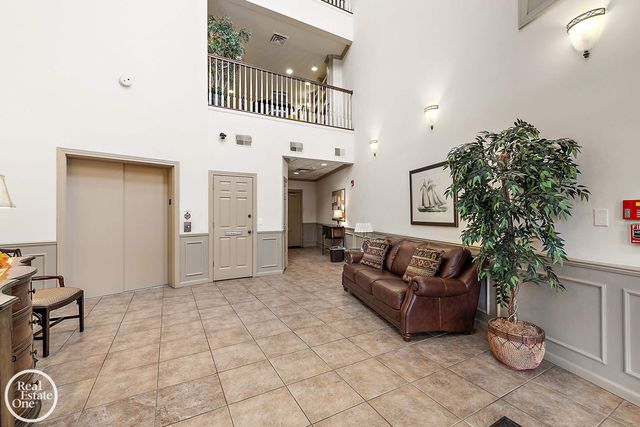 2118 Country Club Drive, St Clair Shores, MI 48082