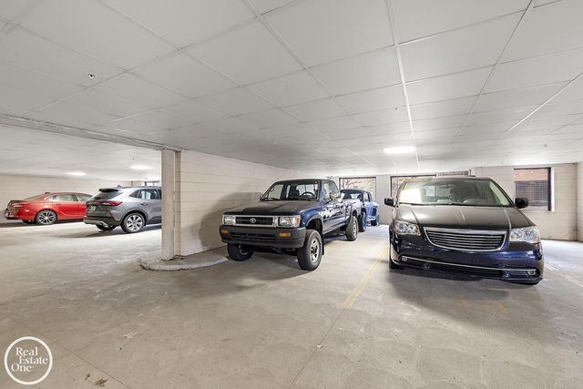 2118 Country Club Drive, St Clair Shores, MI 48082