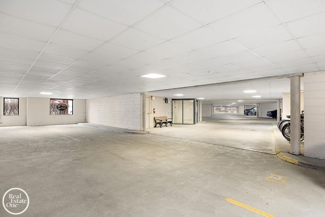 2118 Country Club Drive, St Clair Shores, MI 48082