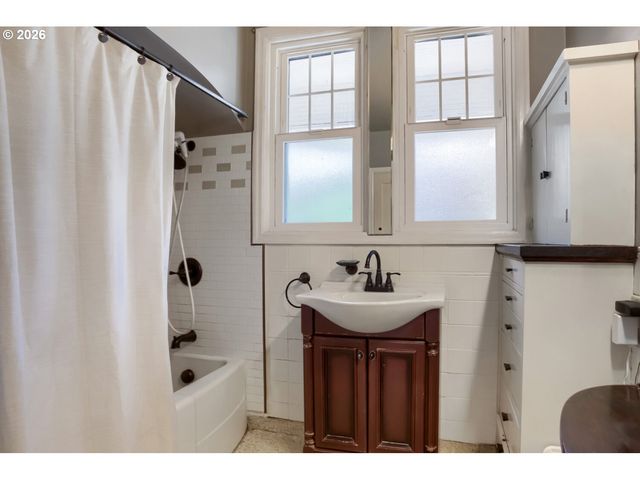 3525 Se 80TH Ave, Portland, OR 97206