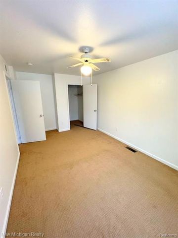 2913 Rockford Court, Lake Orion, MI 48360