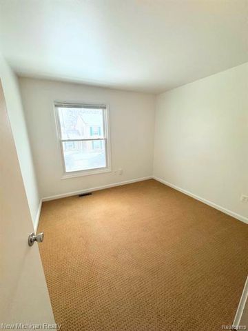 2913 Rockford Court, Lake Orion, MI 48360