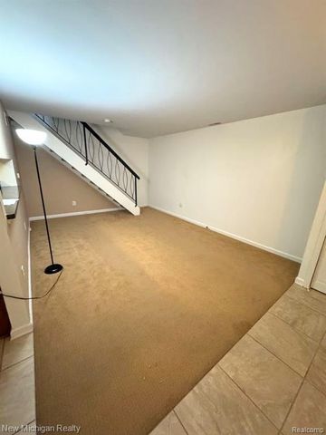 2913 Rockford Court, Lake Orion, MI 48360