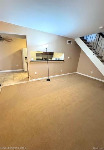 2913 Rockford Court, Lake Orion, MI 48360