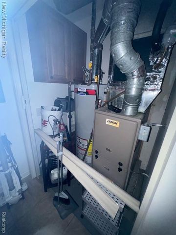 2913 Rockford Court, Lake Orion, MI 48360