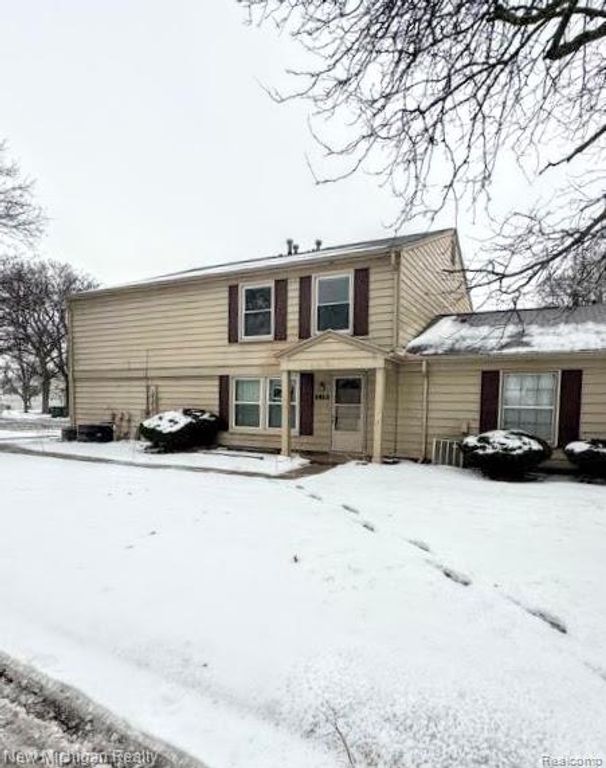 2913 Rockford Court, Lake Orion, MI 48360