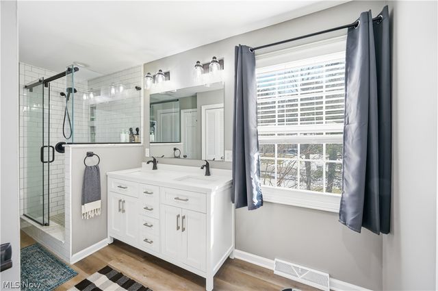 100 Southwyck Drive, Chagrin Falls, OH 44022