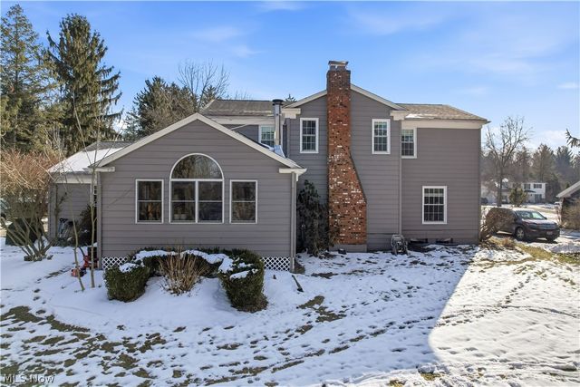 100 Southwyck Drive, Chagrin Falls, OH 44022