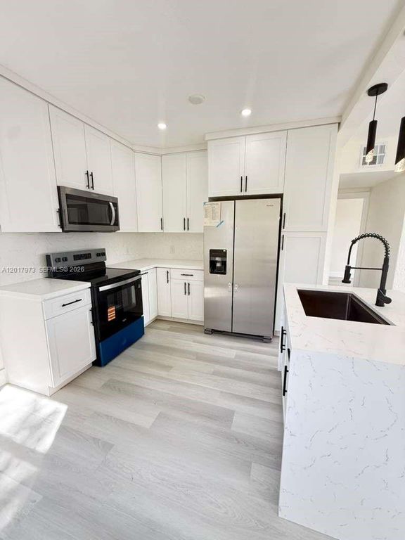 3515 NW 213th St, Miami Gardens, FL 33056