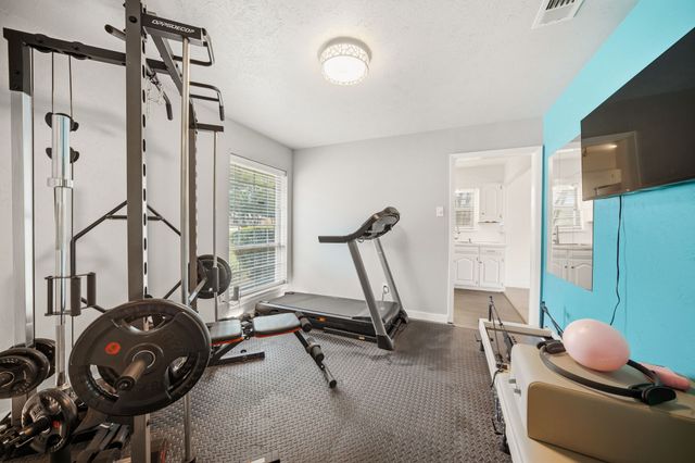 722 Oakbluff Drive, Lancaster, TX 75146