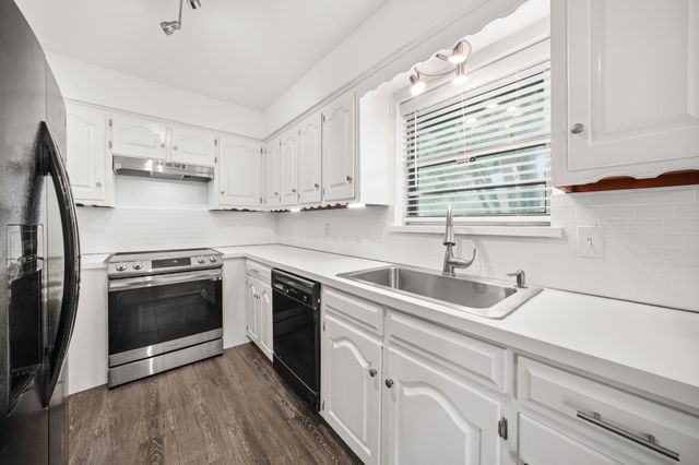 722 Oakbluff Drive, Lancaster, TX 75146