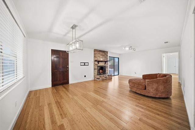 722 Oakbluff Drive, Lancaster, TX 75146