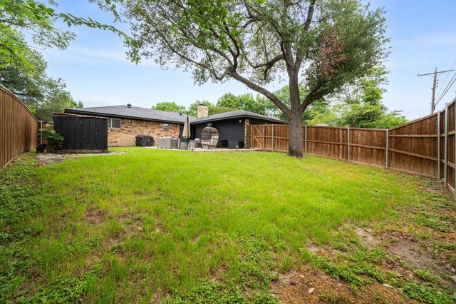 722 Oakbluff Drive, Lancaster, TX 75146