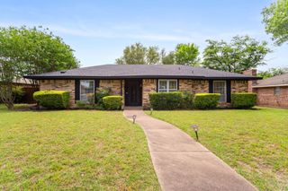 722 Oakbluff Drive, Lancaster, TX 75146