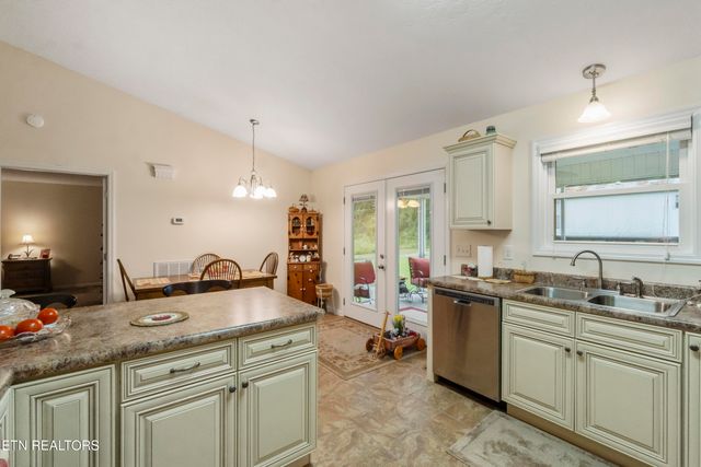 708 Hwy 107, Del Rio, TN 37727