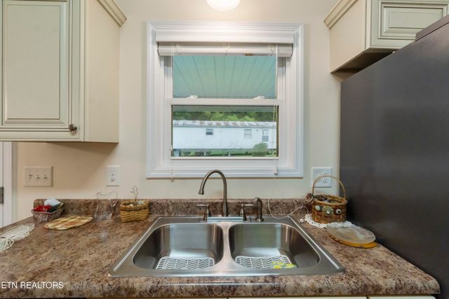 708 Hwy 107, Del Rio, TN 37727