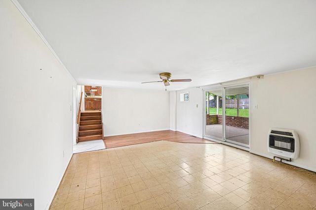 77 WREN DR, Holland, PA 18966