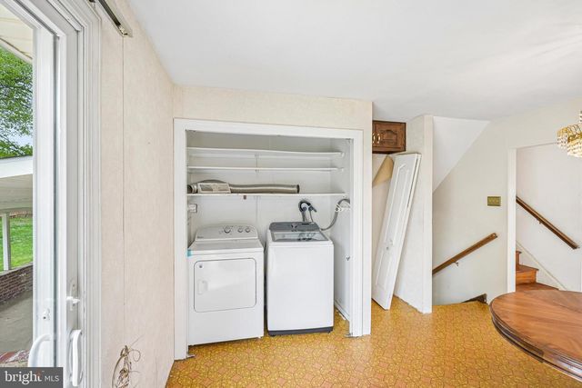 77 WREN DR, Holland, PA 18966