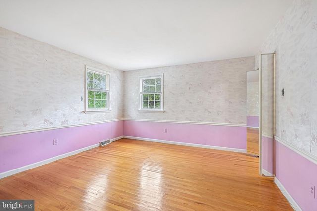 77 WREN DR, Holland, PA 18966