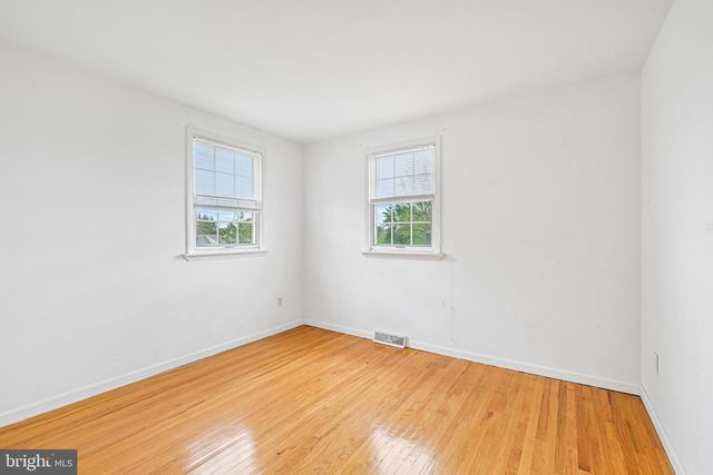 77 WREN DR, Holland, PA 18966