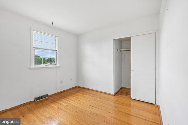 77 WREN DR, Holland, PA 18966