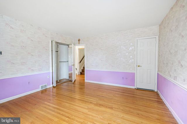 77 WREN DR, Holland, PA 18966