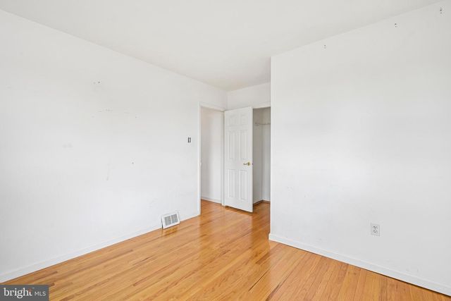 77 WREN DR, Holland, PA 18966