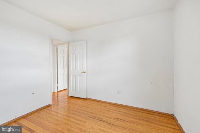 77 WREN DR, Holland, PA 18966