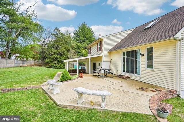 77 WREN DR, Holland, PA 18966