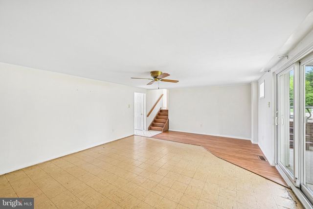 77 WREN DR, Holland, PA 18966