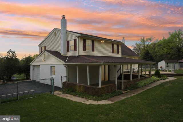 77 WREN DR, Holland, PA 18966