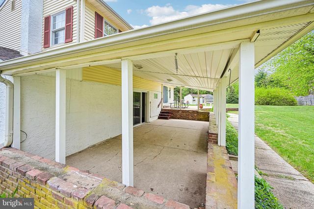 77 WREN DR, Holland, PA 18966